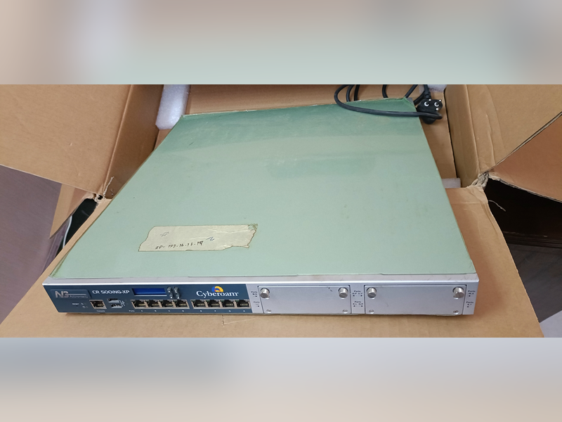 Cyberoam CR500iNG-XP Next-Gen UTM Firewall, angled front
