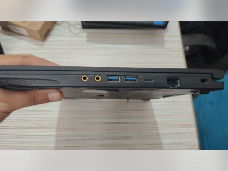 MSI GF63 Thin 9SC Laptop (MS-16R3), side ports