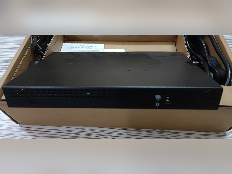 Ruckus ZoneDirector 1200 (Licensed for 5 ZoneFlex APs, PN: 901-1205IN00), back panel
