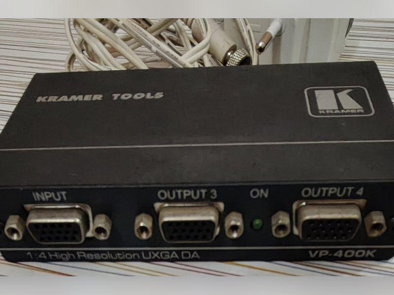 Click to enlarge Kramer VP-400K 1:4 Computer Graphics Distribution Amplifier, input and outputs 3 and 4