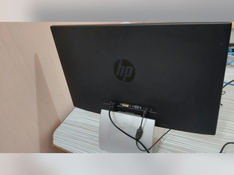 Click to enlarge HP Pavilion 22fi 21.5-inch IPS LED Backlit Monitor, back: DVI, VGA and HDMI ports